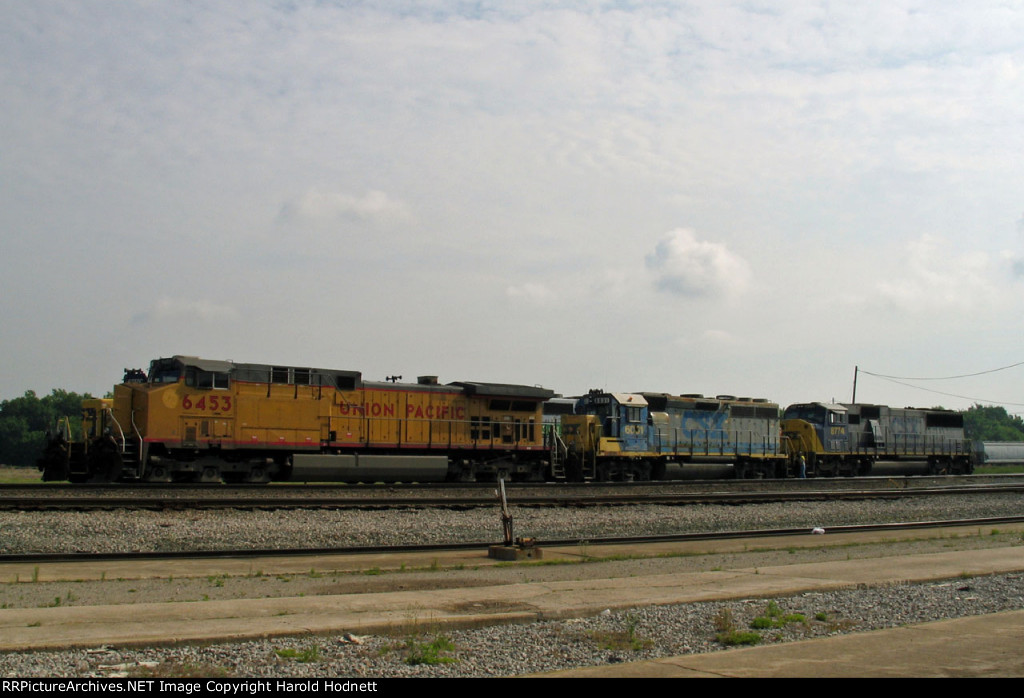 UP 6453 and a couple of CSX locos in Florence Yard